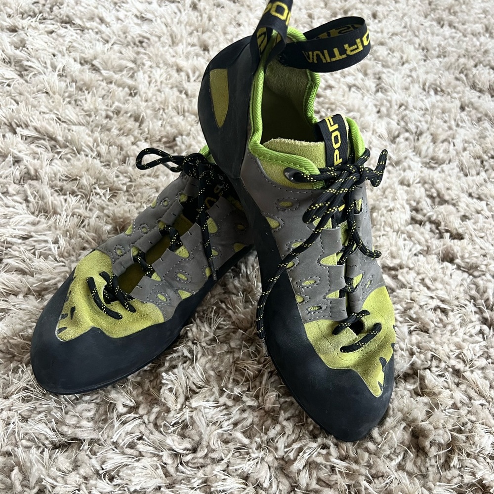 La Sportiva Tarantulace rock climbing shoes